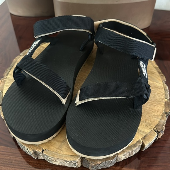 Rip Curl *NWOT* Women’s Searcher All Terrain Sandals, Black & Tan - Picture 12 of 14